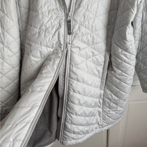 L.L. Bean Women's 2XL Primaloft Coat with Fleece Lining - Picture 6 of 15